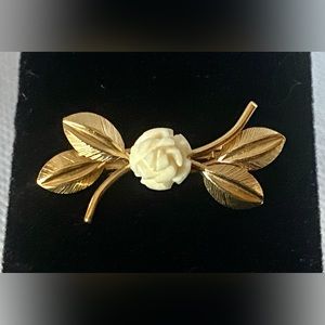Vintage Wells White Angel Skin Coral Rose 14k Gold Filled Pin